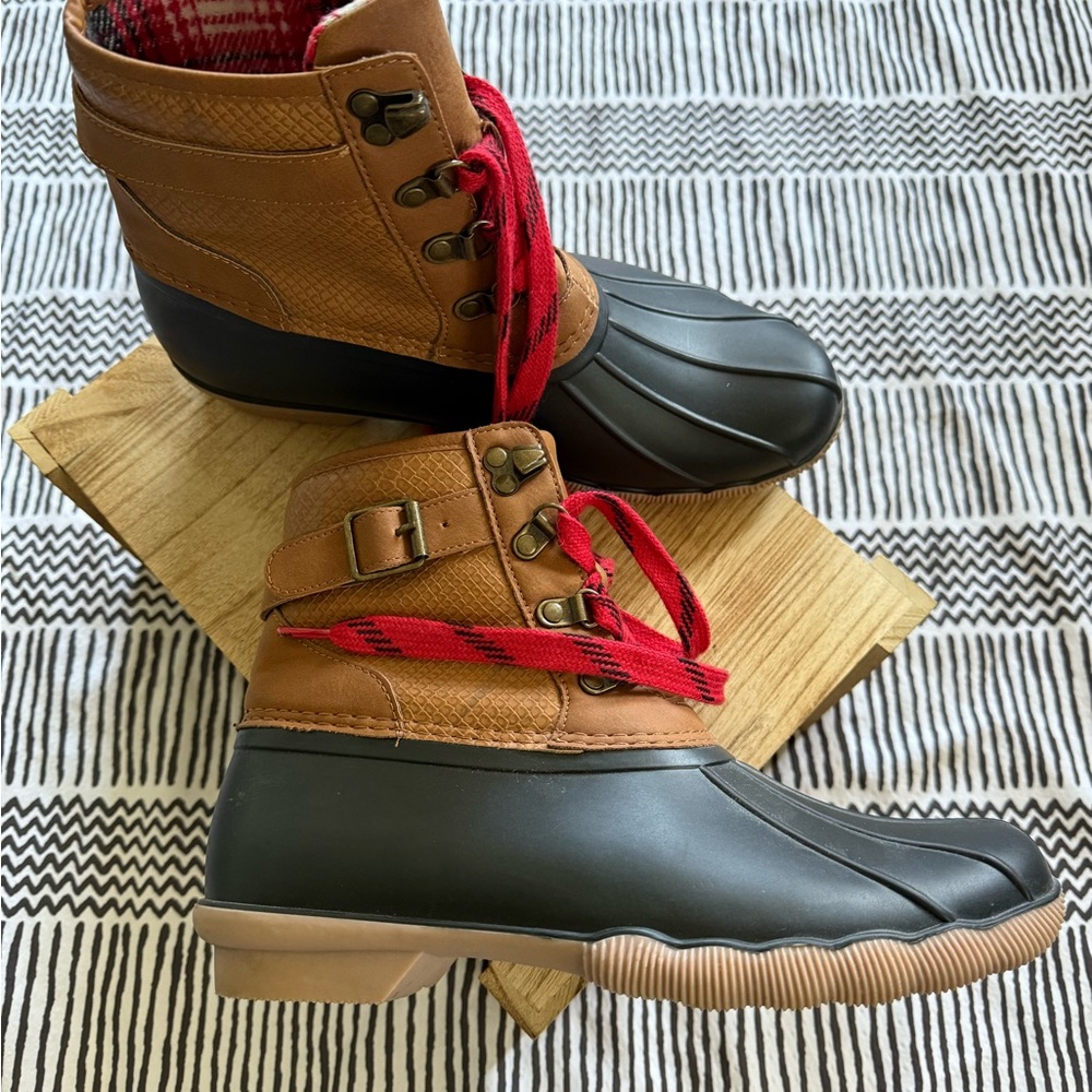 Maurices Brown and Black Winter Rain Boots with Durable Rubber Sole